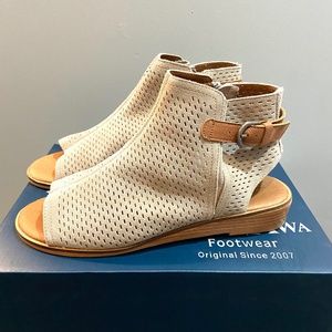 Flat Leather Sandals - NIB